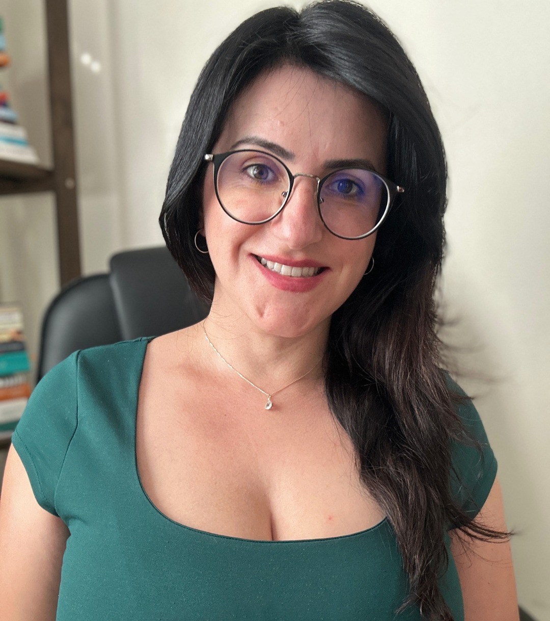 Foto profissional de Janaína M. Souza - Psicóloga Clínica
